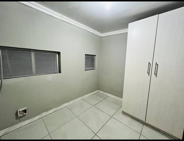 2 BEDROOM APARTMENT TO LET IN KENWYN